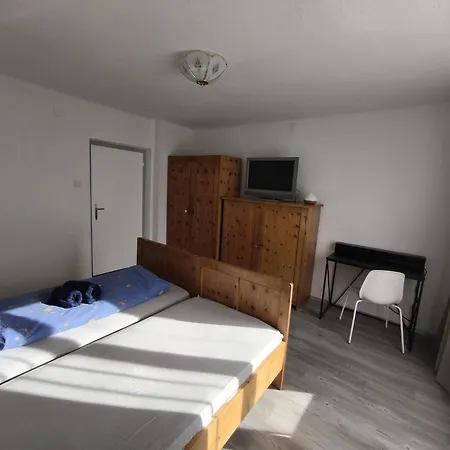 Modern Flat In Quaint With Idyllic Garden إنسبروك