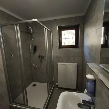 Modern Flat In Quaint With Idyllic Garden شقة *