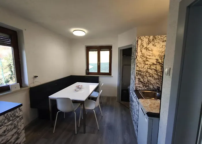 Lejlighed Modern Flat In Quaint With Idyllic Garden *